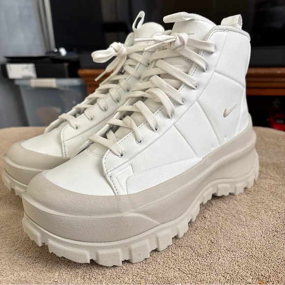 Wmns Nike Blazer Roam Mid  Size 8.5 Nike Blazer Roam Mid Summit White Phantom Women - FQ9065-100 Brand New